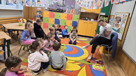 Kwiecień pełen magii słowa – „Klub Czytających Rodziców” u Starszaków!...